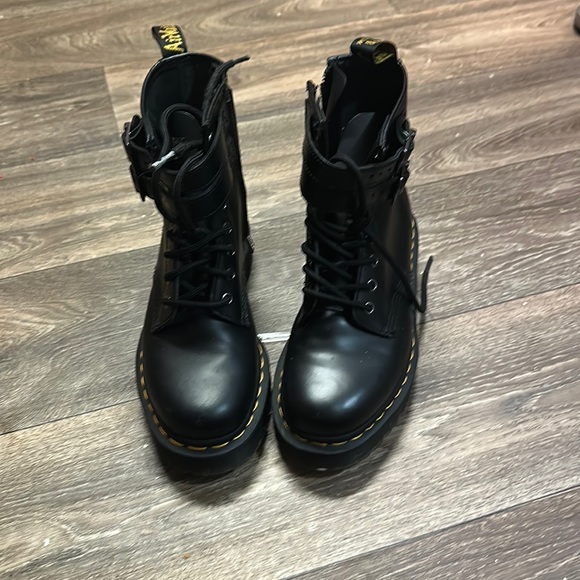 Doc Martens - Picture 4 of 5